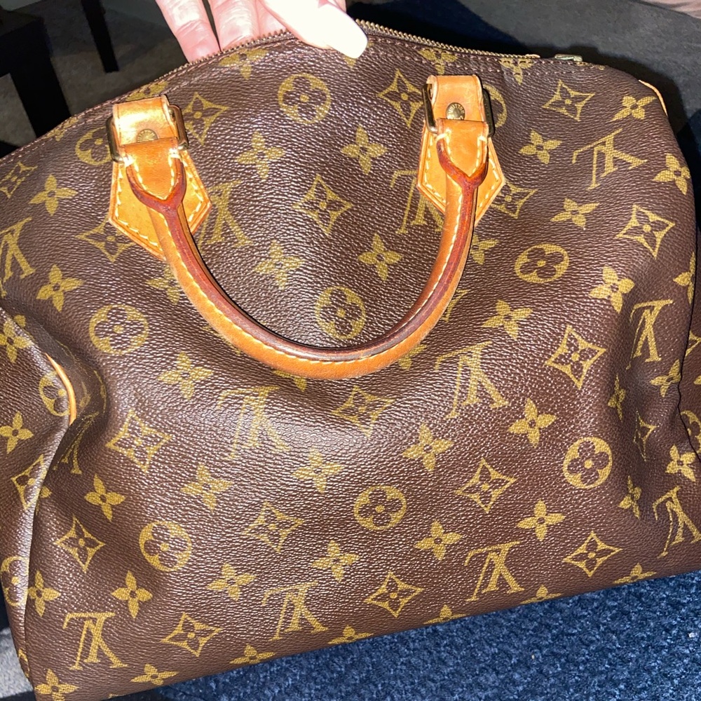 Authentic Louis Vuitton Speedy 30 Monogram Canvas